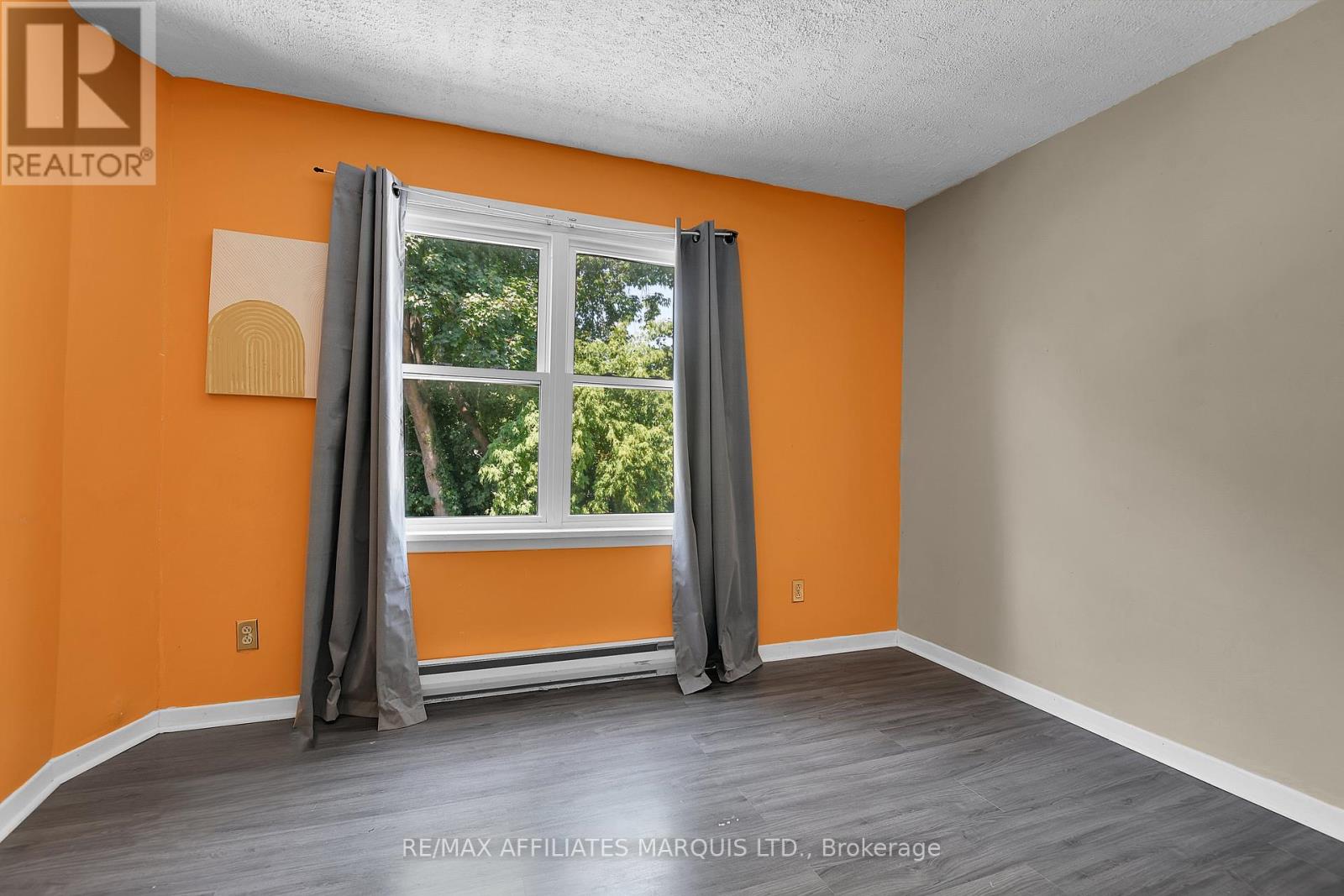Photo 17 of 547 Fifth Street E, Cornwall ON