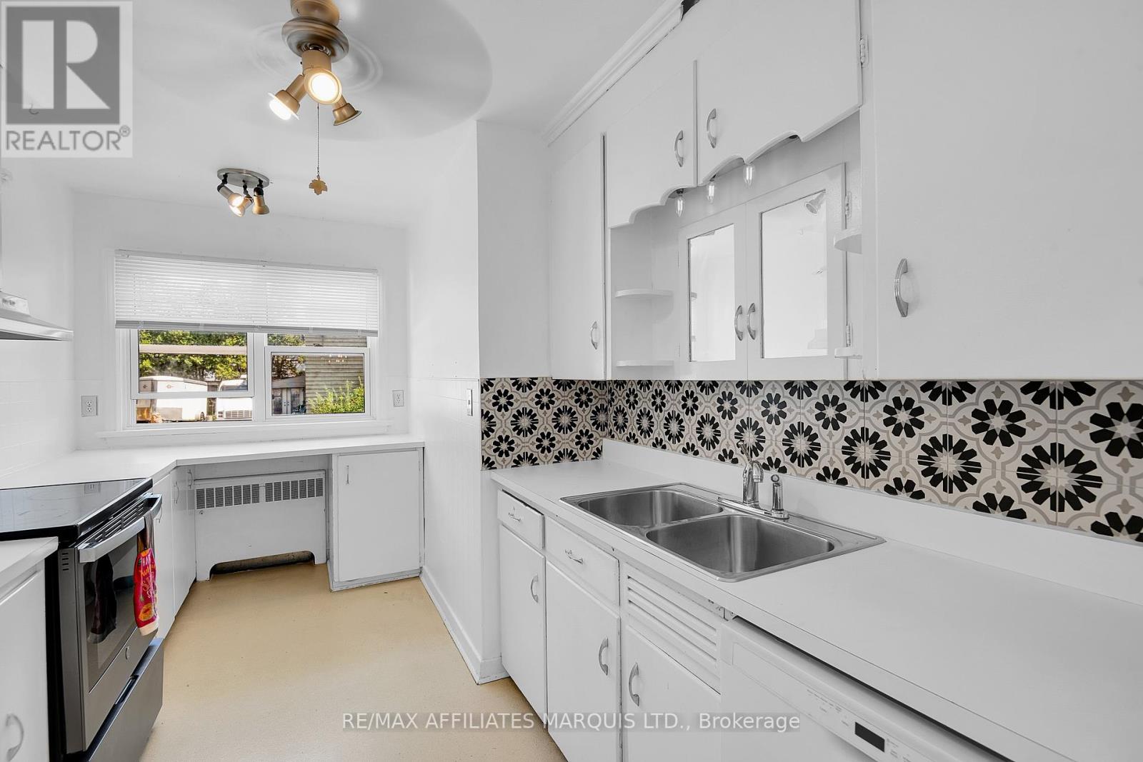 Photo 9 of 547 Fifth Street E, Cornwall ON