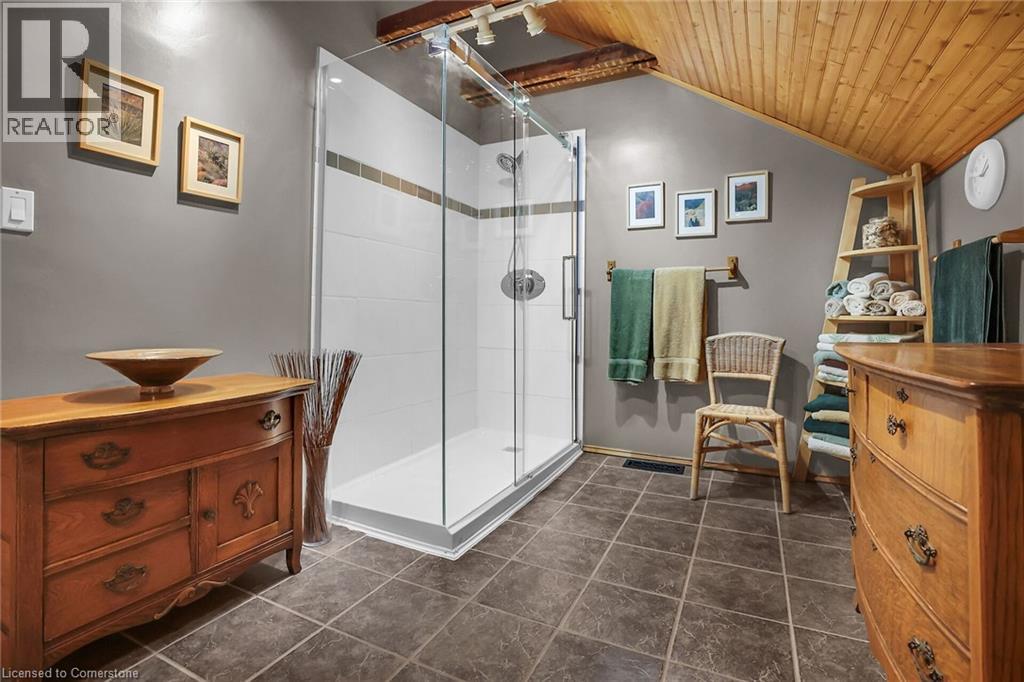 Photo 22 of 10 Maple Avenue, Grimsby ON