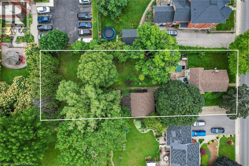 Photo 33 of 10 Maple Avenue, Grimsby ON