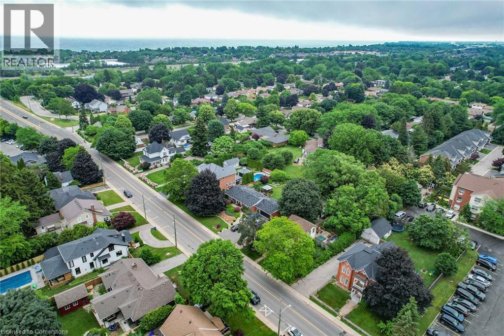 Photo 34 of 10 Maple Avenue, Grimsby ON