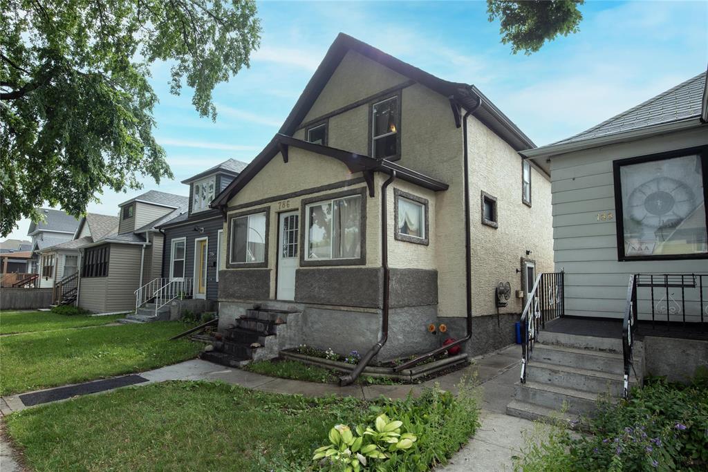 Photo 2 of 786 Lipton Street, Winnipeg MB