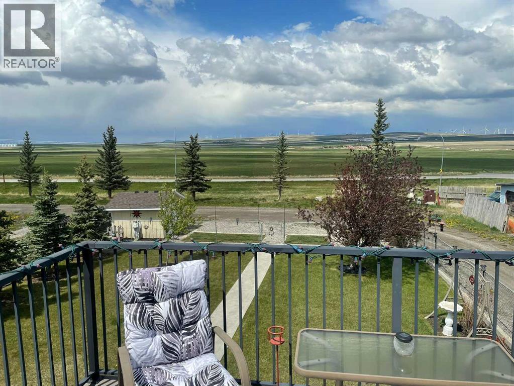 Photo 20 of 622 Thistle Crescent, Pincher Creek AB