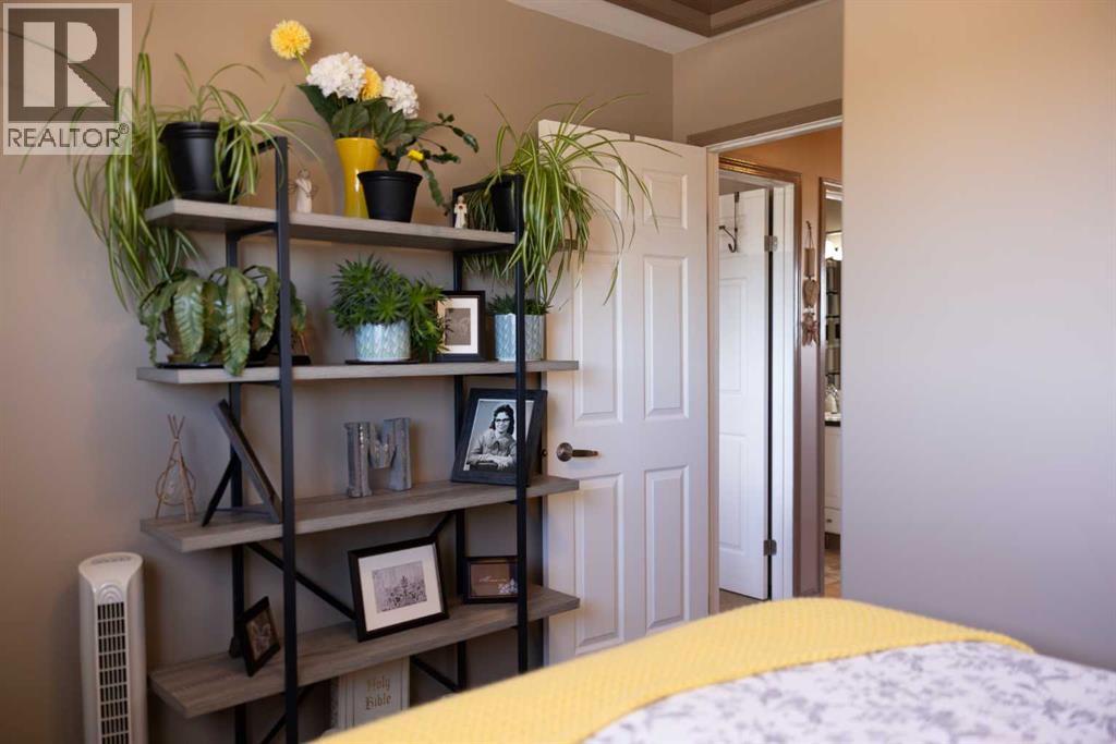 Photo 1 of 622 Thistle Crescent, Pincher Creek AB