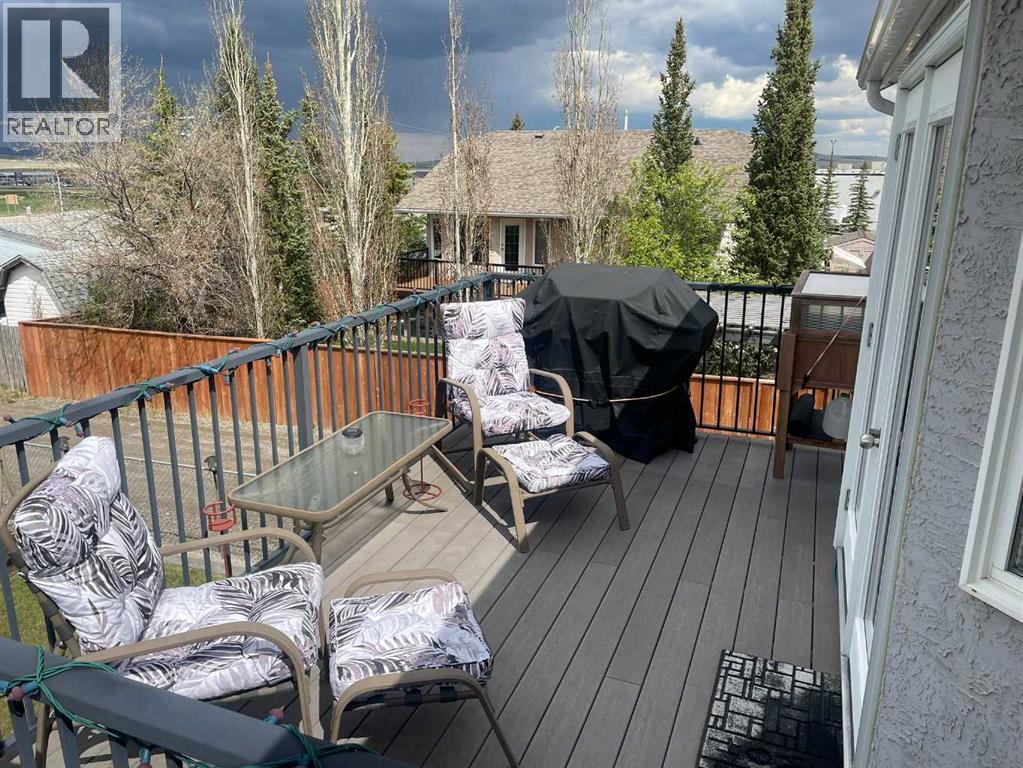 Photo 15 of 622 Thistle Crescent, Pincher Creek AB