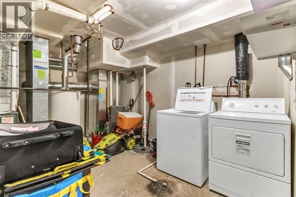 Single Family House Bi-level for Sale in  Berkley Drive NW Beddington Heights Calgary 