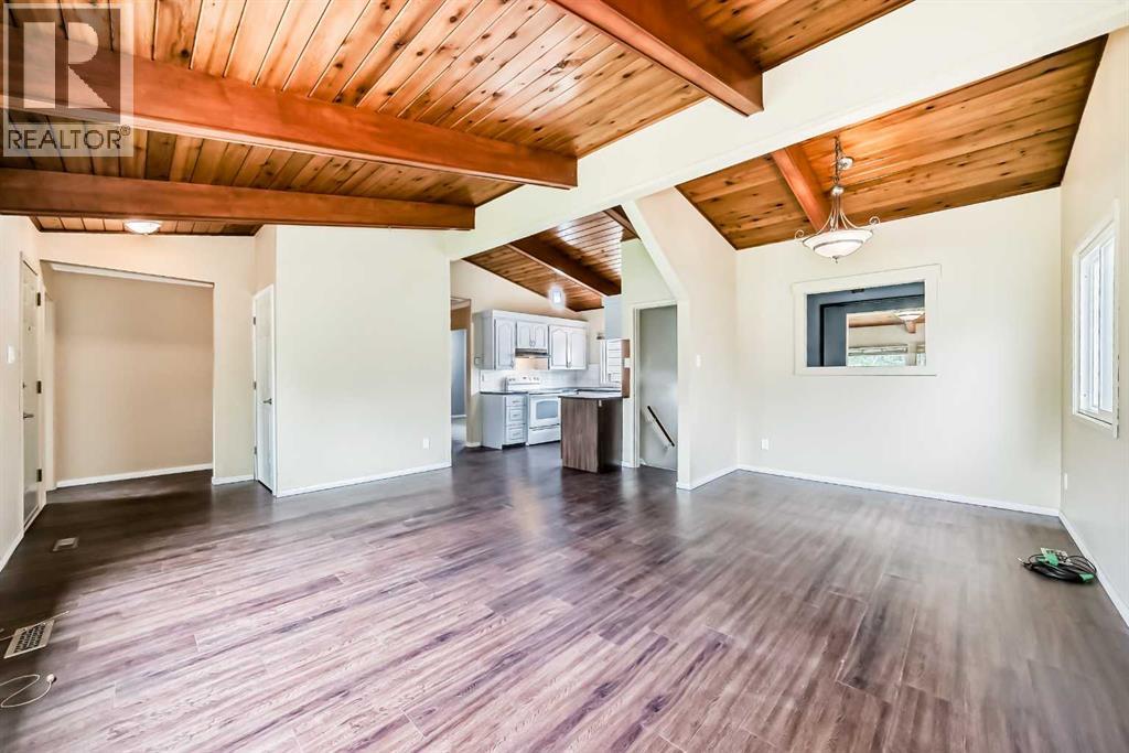 Photo 9 of 211 Allan Crescent Se, Calgary AB
