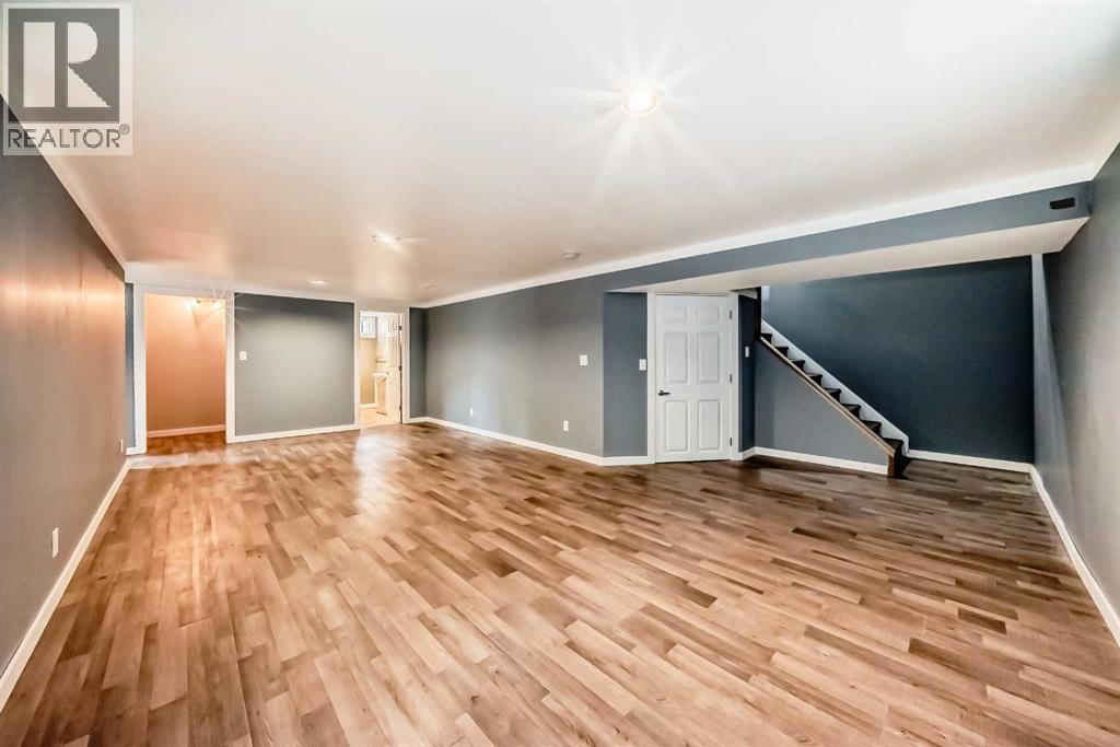 Photo 14 of 211 Allan Crescent Se, Calgary AB