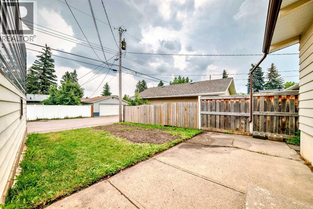 Photo 17 of 211 Allan Crescent Se, Calgary AB