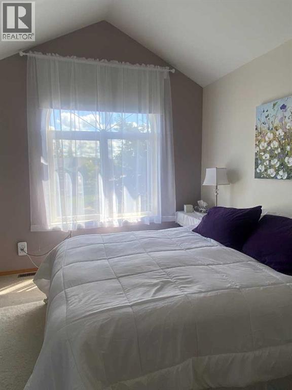 Photo 7 of 2 Pritchard Close, Sylvan Lake AB
