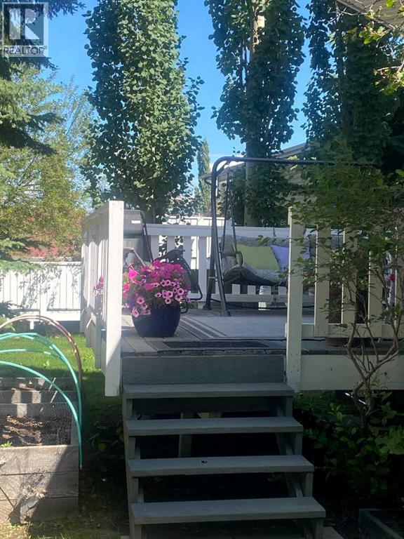 Photo 10 of 2 Pritchard Close, Sylvan Lake AB