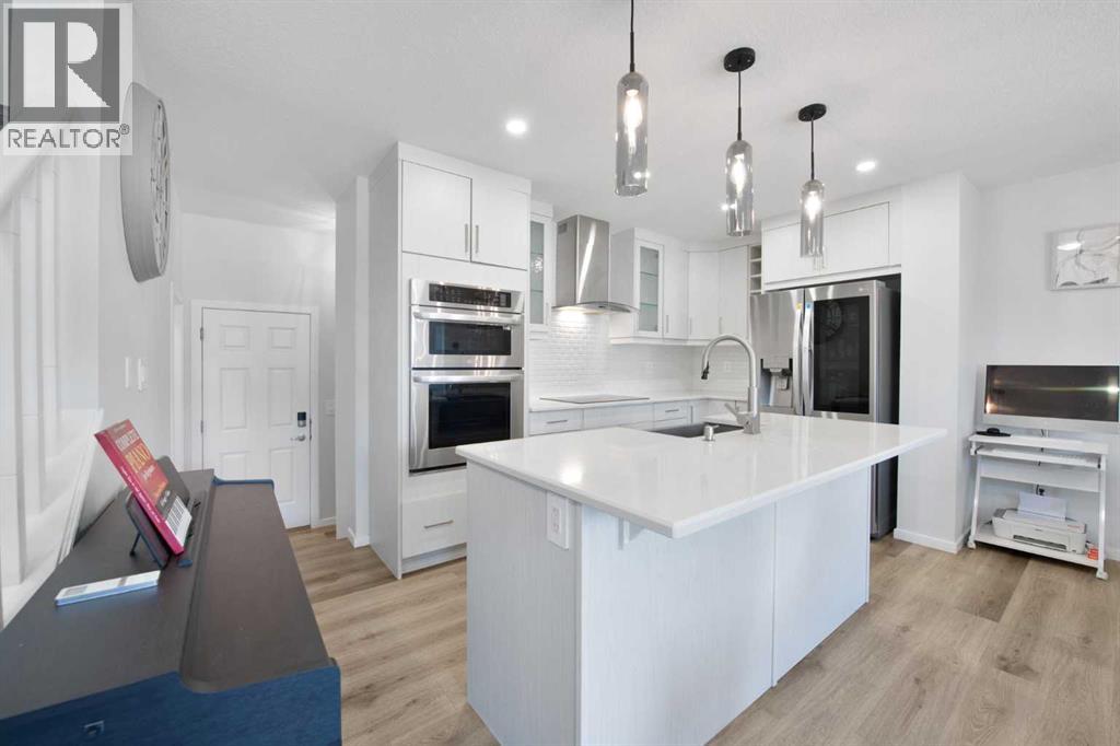Single Family House for Sale in  Sheriff King Street SW Yorkville Calgary 