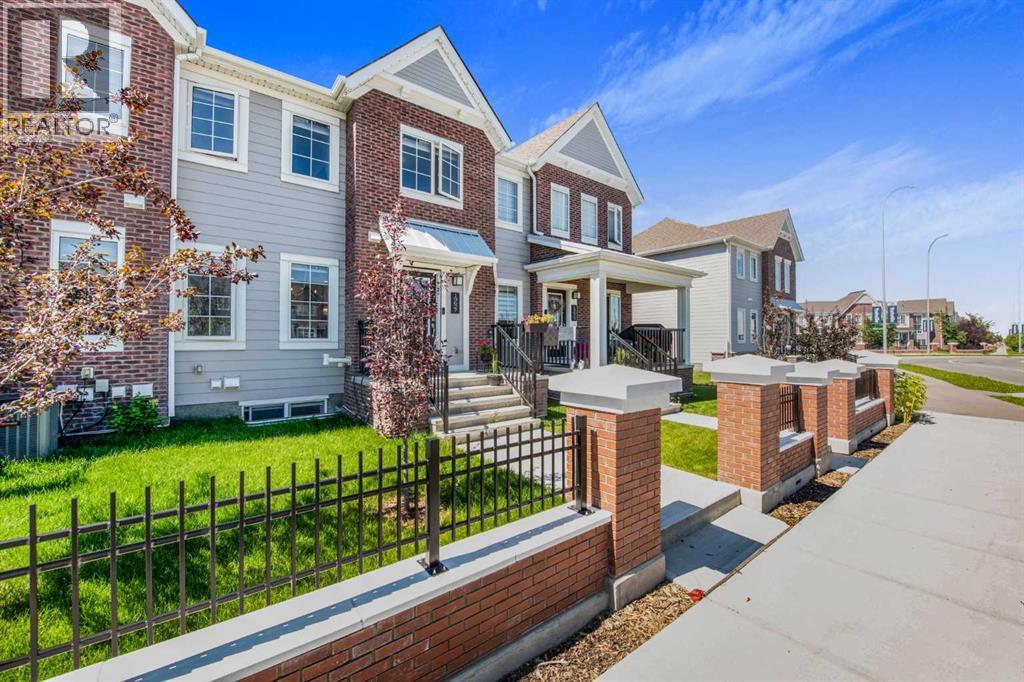 Single Family House for Sale in  Sheriff King Street SW Yorkville Calgary 