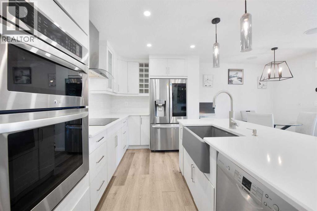 Single Family House for Sale in  Sheriff King Street SW Yorkville Calgary 