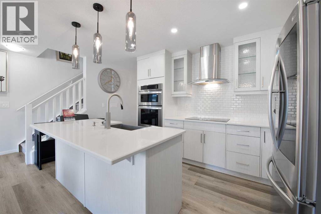 Single Family House for Sale in  Sheriff King Street SW Yorkville Calgary 