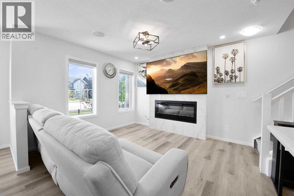 Single Family House for Sale in  Sheriff King Street SW Yorkville Calgary 