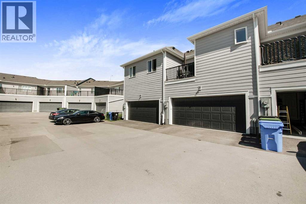 Single Family House for Sale in  Sheriff King Street SW Yorkville Calgary 