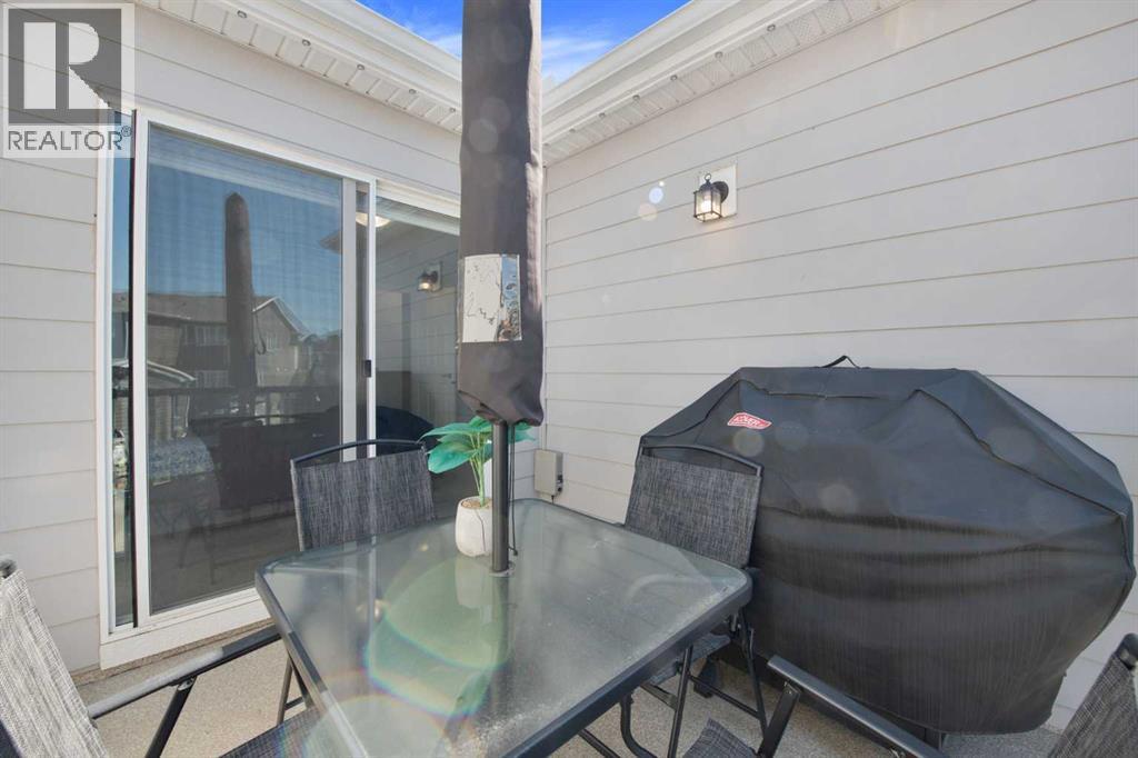 Single Family House for Sale in  Sheriff King Street SW Yorkville Calgary 