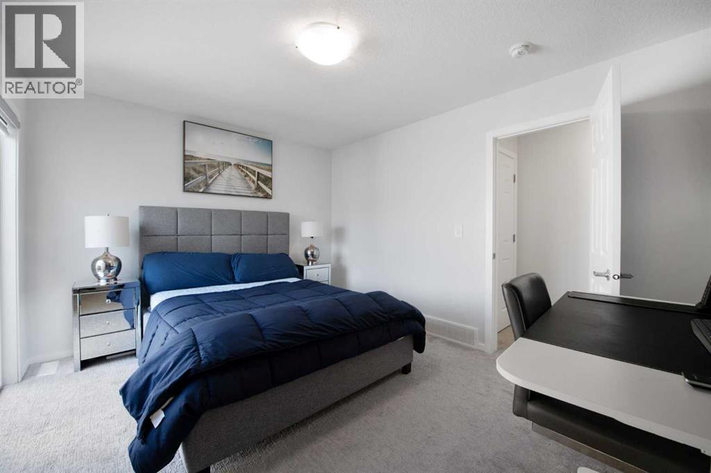 Single Family House for Sale in  Sheriff King Street SW Yorkville Calgary 