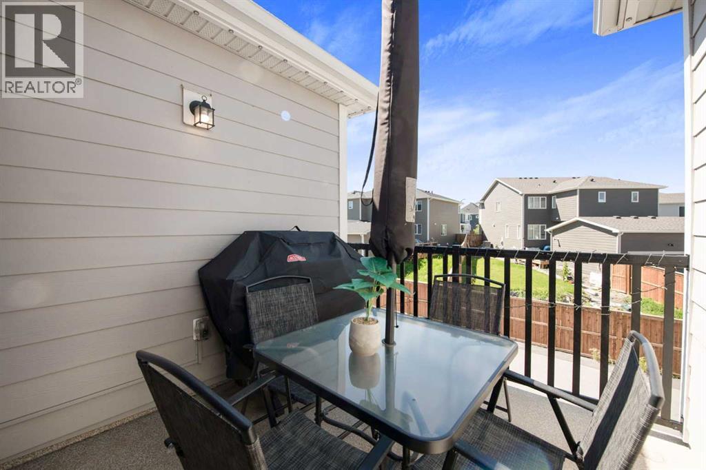 Single Family House for Sale in  Sheriff King Street SW Yorkville Calgary 