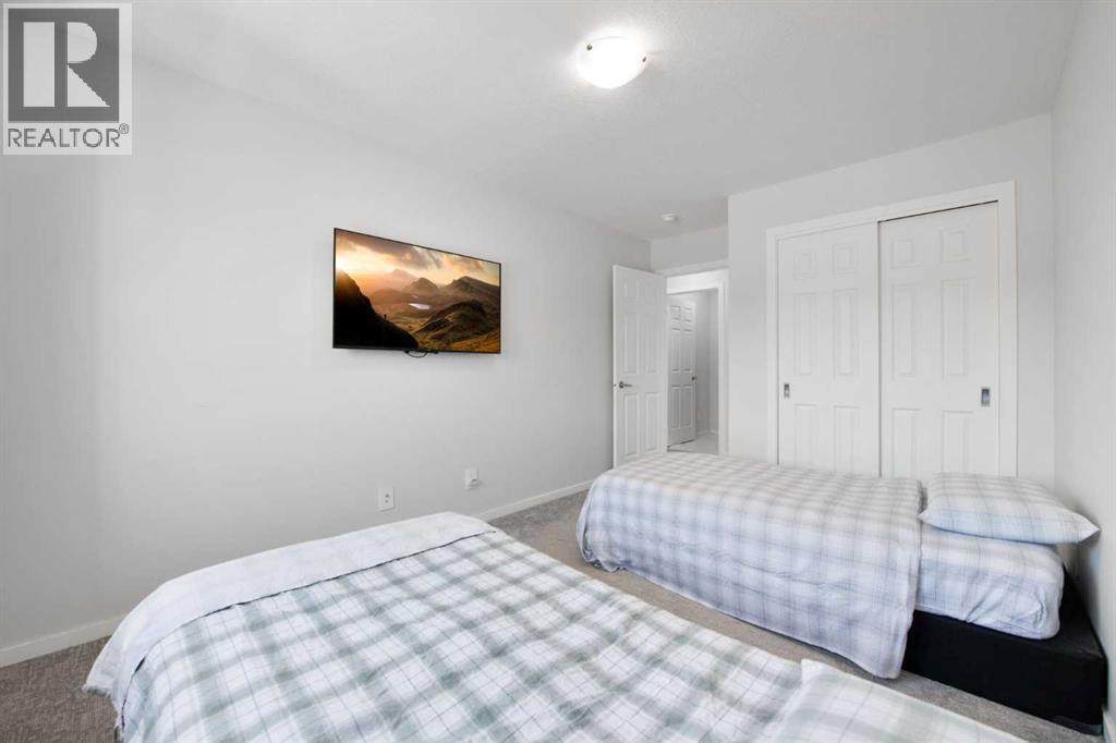Single Family House for Sale in  Sheriff King Street SW Yorkville Calgary 