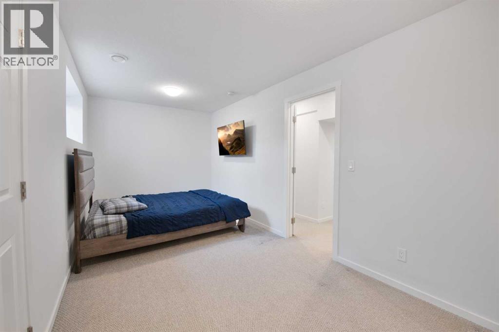Single Family House for Sale in  Sheriff King Street SW Yorkville Calgary 
