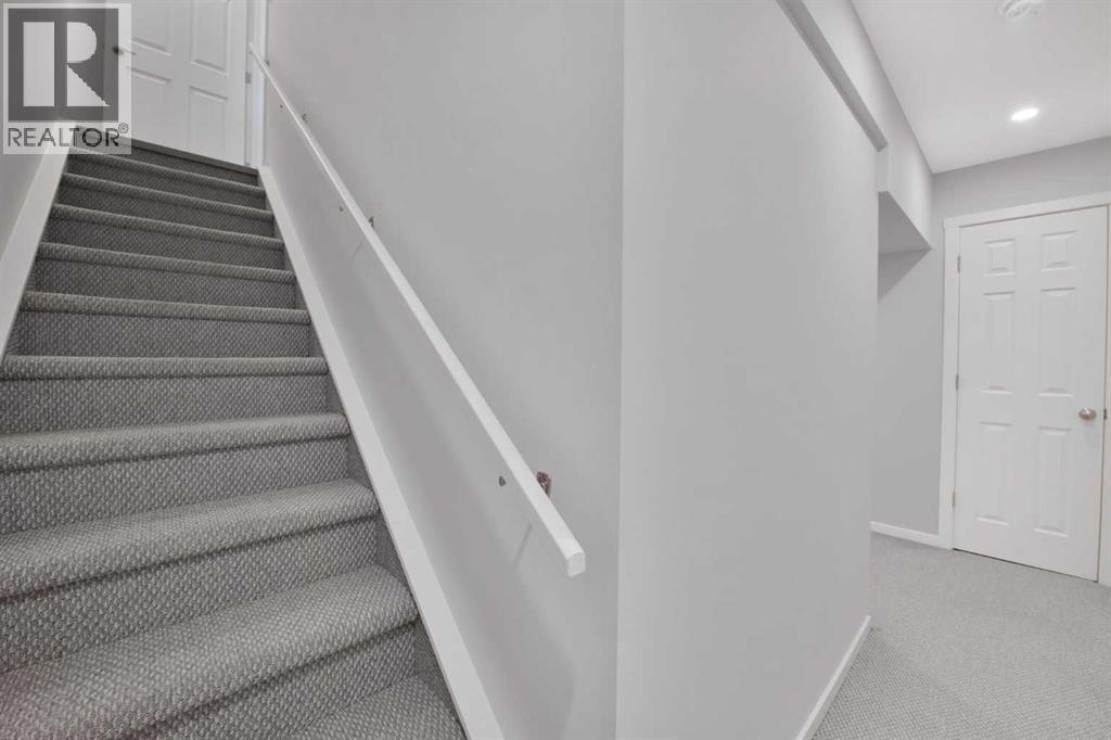 Single Family House for Sale in  Sheriff King Street SW Yorkville Calgary 