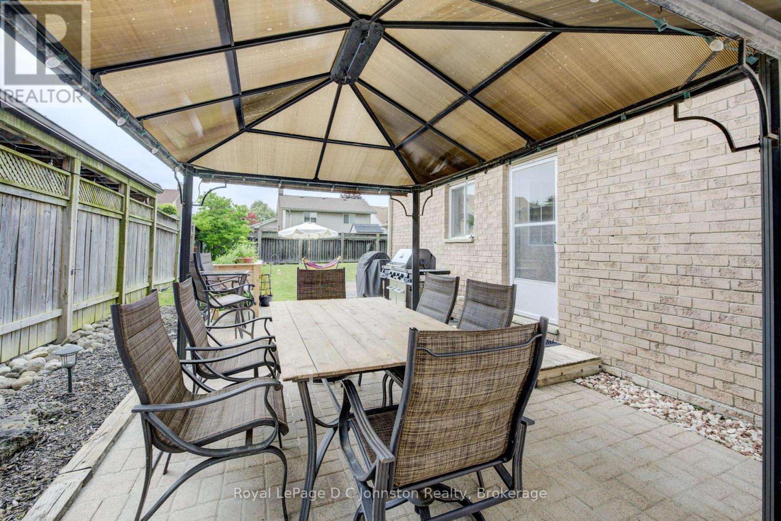 Photo 2 of 254 Scott Road, Cambridge ON