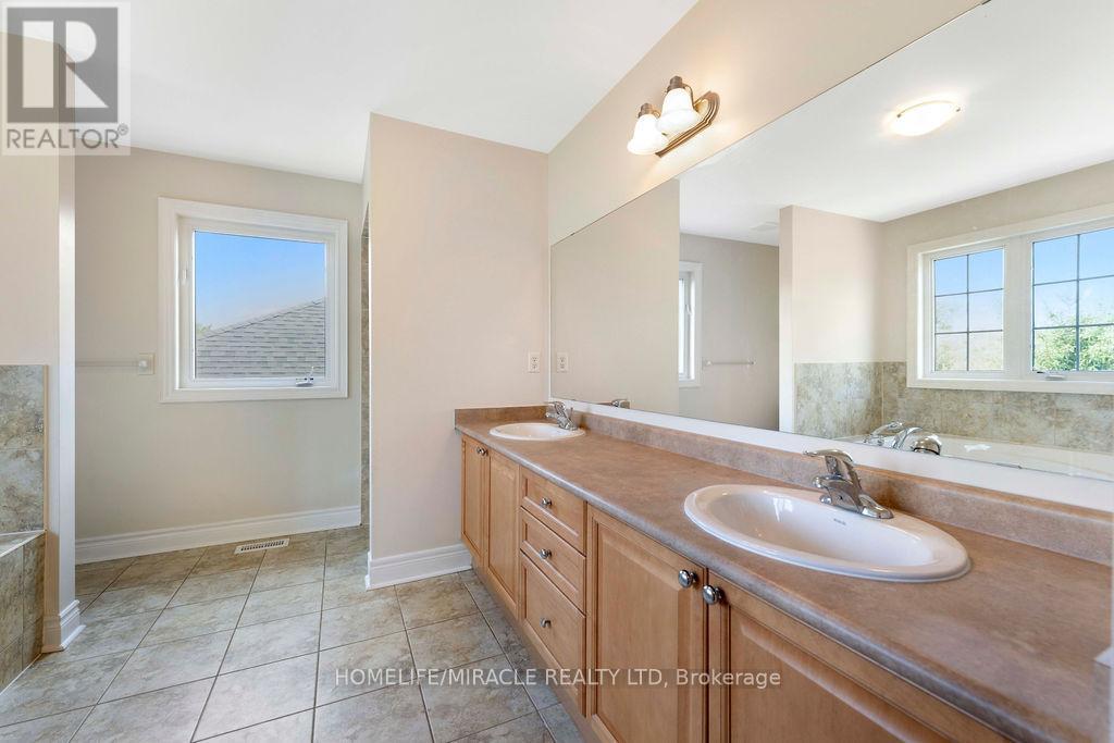 Photo 24 of Main Upper 1811 Esterbrooke Drive, Oshawa ON