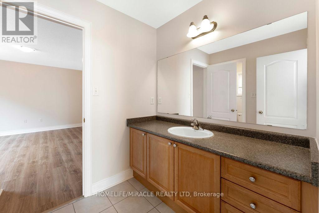Photo 38 of Main Upper 1811 Esterbrooke Drive, Oshawa ON