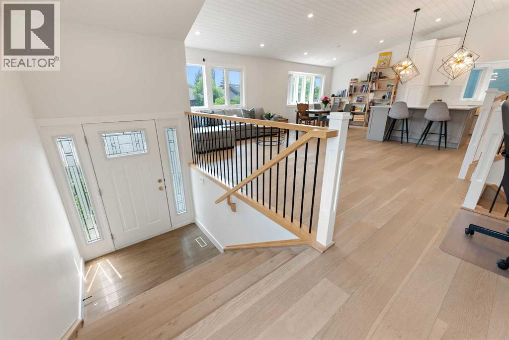 Single Family House 4 Level for Sale in  Edforth Crescent NW Edgemont Calgary 