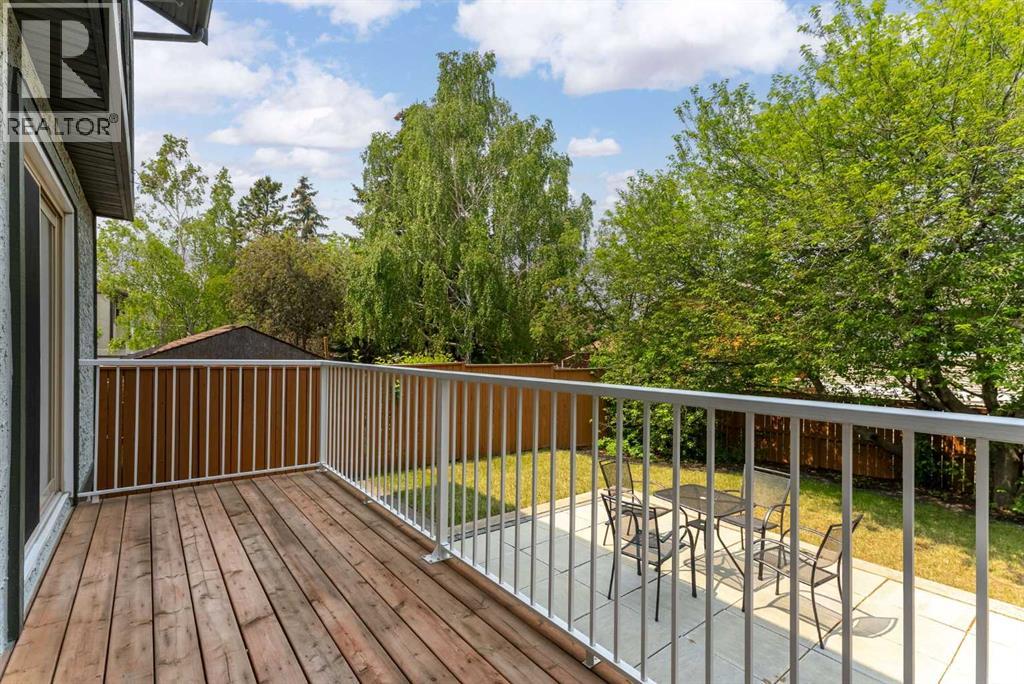 Single Family House 4 Level for Sale in  Edforth Crescent NW Edgemont Calgary 