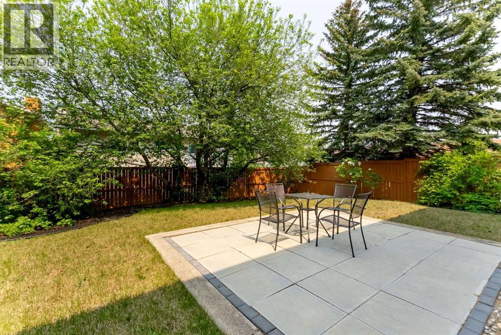 Single Family House 4 Level for Sale in  Edforth Crescent NW Edgemont Calgary 