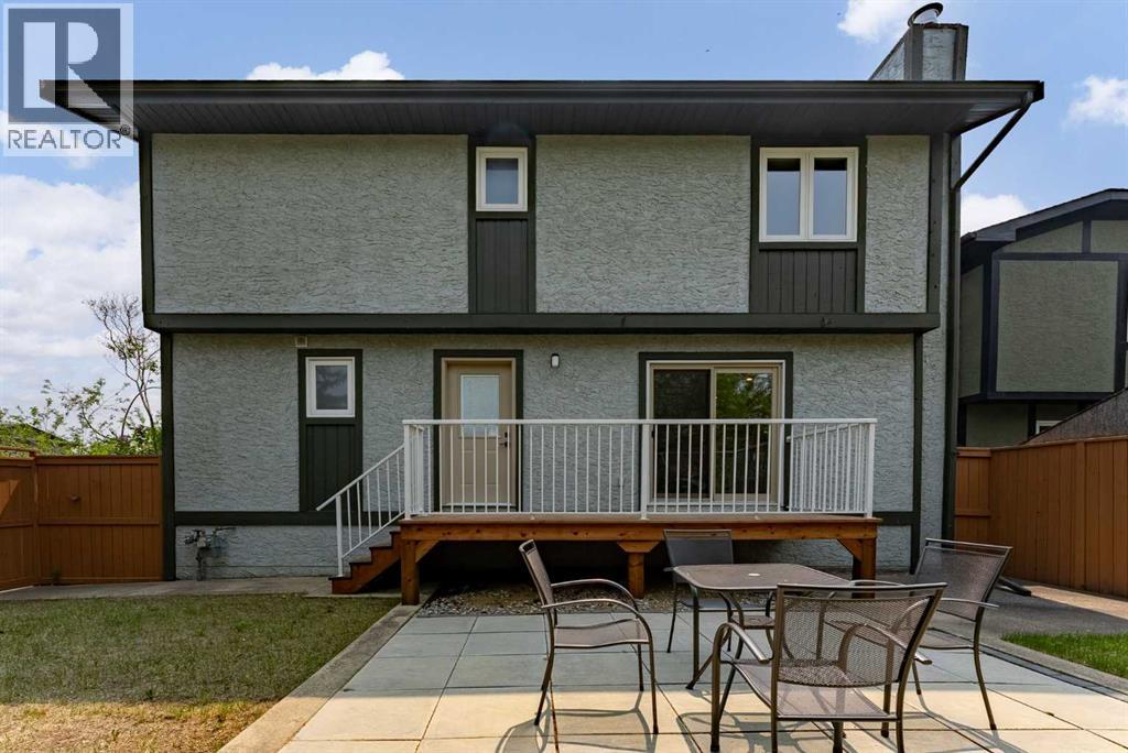 Single Family House 4 Level for Sale in  Edforth Crescent NW Edgemont Calgary 