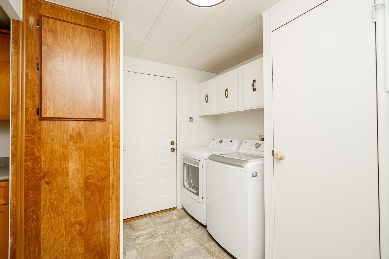 Photo 17 of 58 2303 Cranley Drive, Surrey BC