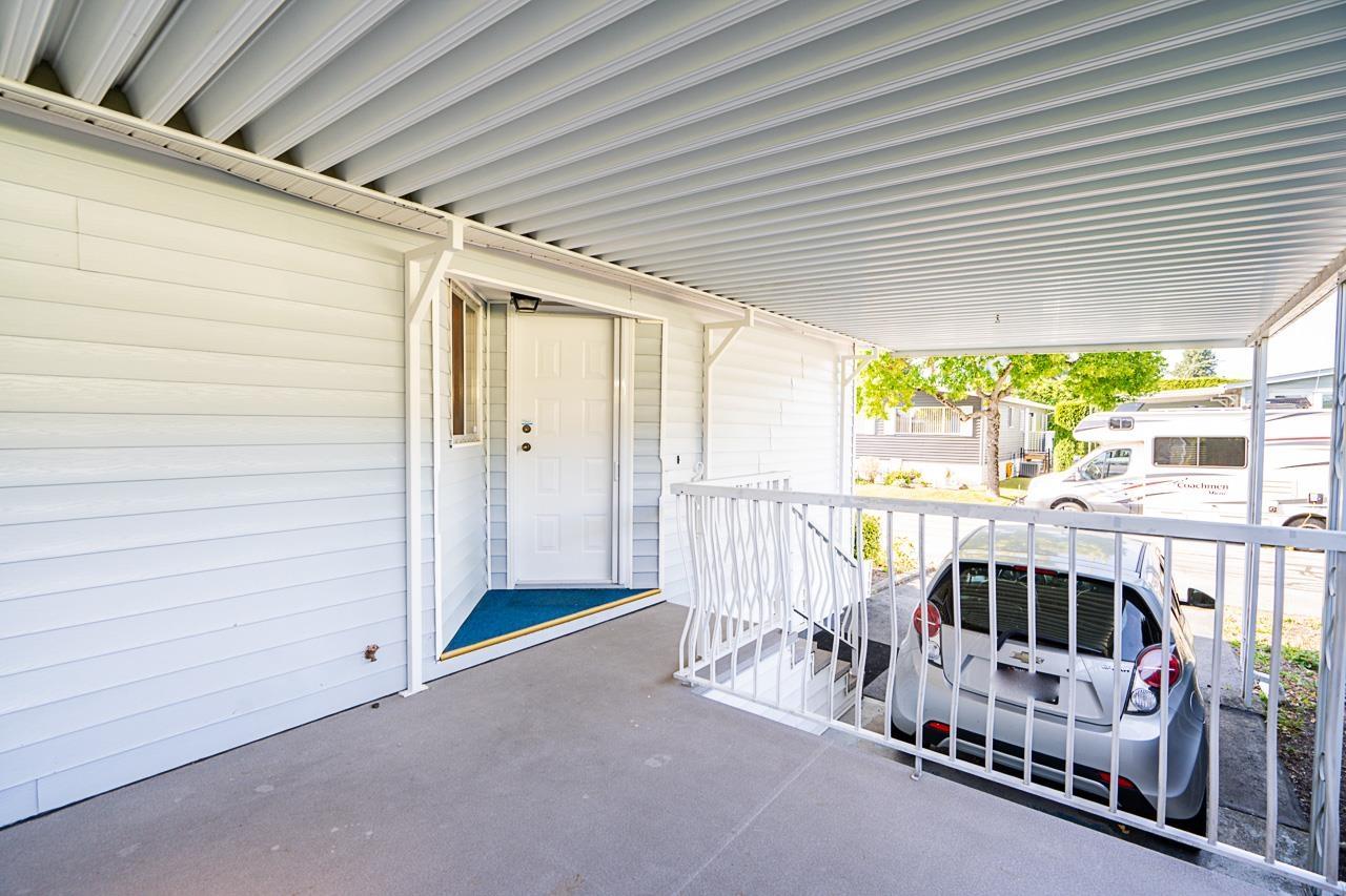 Photo 7 of 58 2303 Cranley Drive, Surrey BC