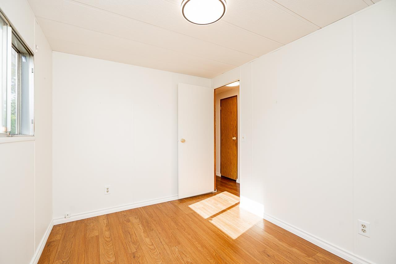 Photo 24 of 58 2303 Cranley Drive, Surrey BC