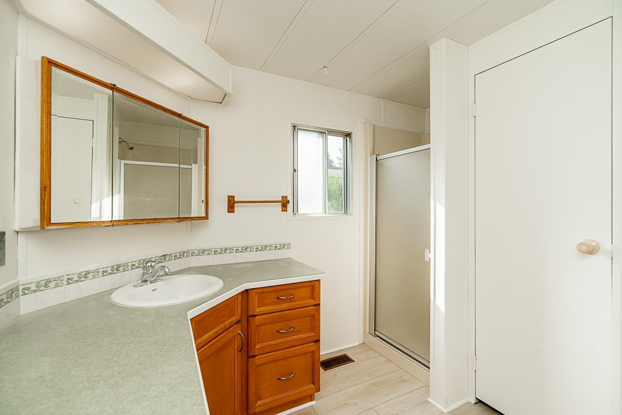 Photo 22 of 58 2303 Cranley Drive, Surrey BC