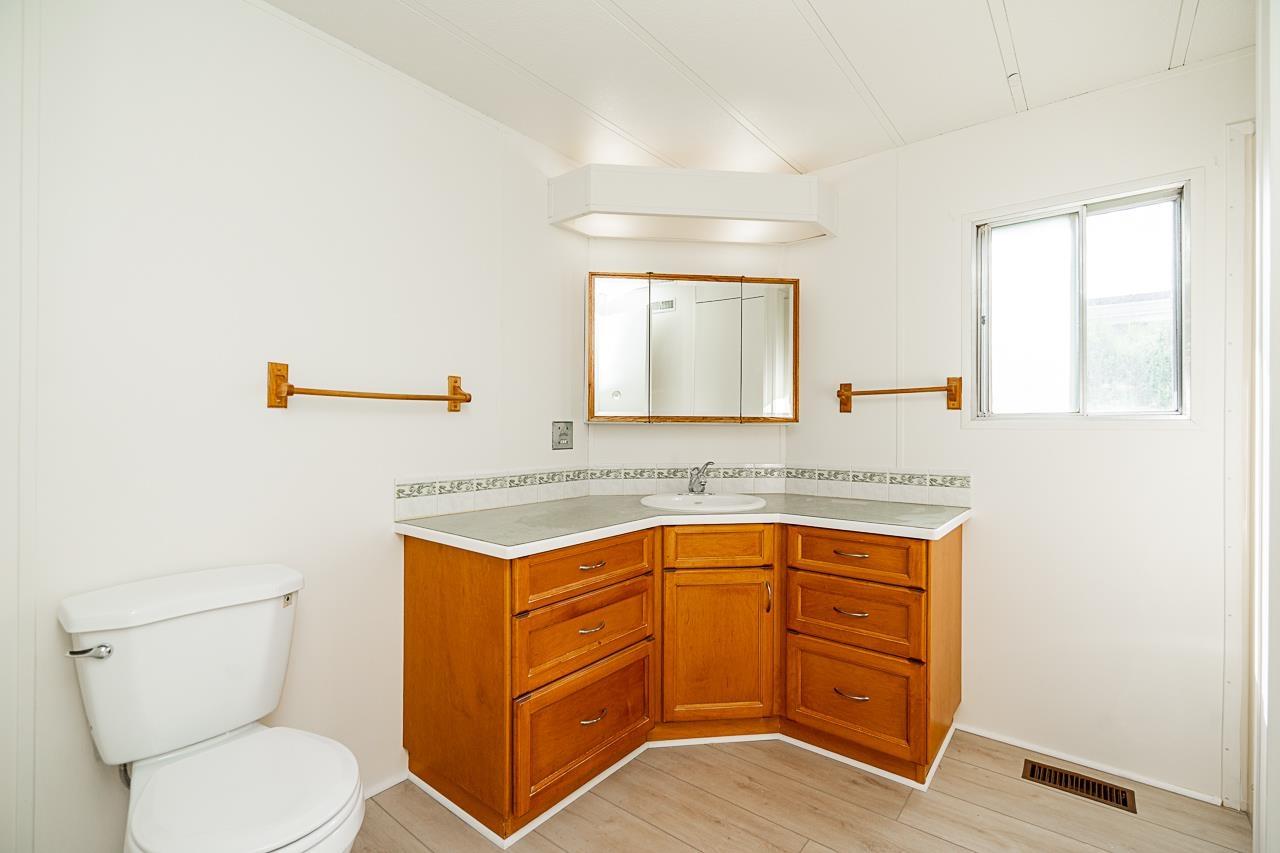 Photo 21 of 58 2303 Cranley Drive, Surrey BC