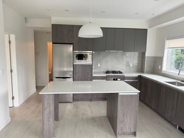 Photo 8 of 403 14225 103 A Avenue, Surrey BC
