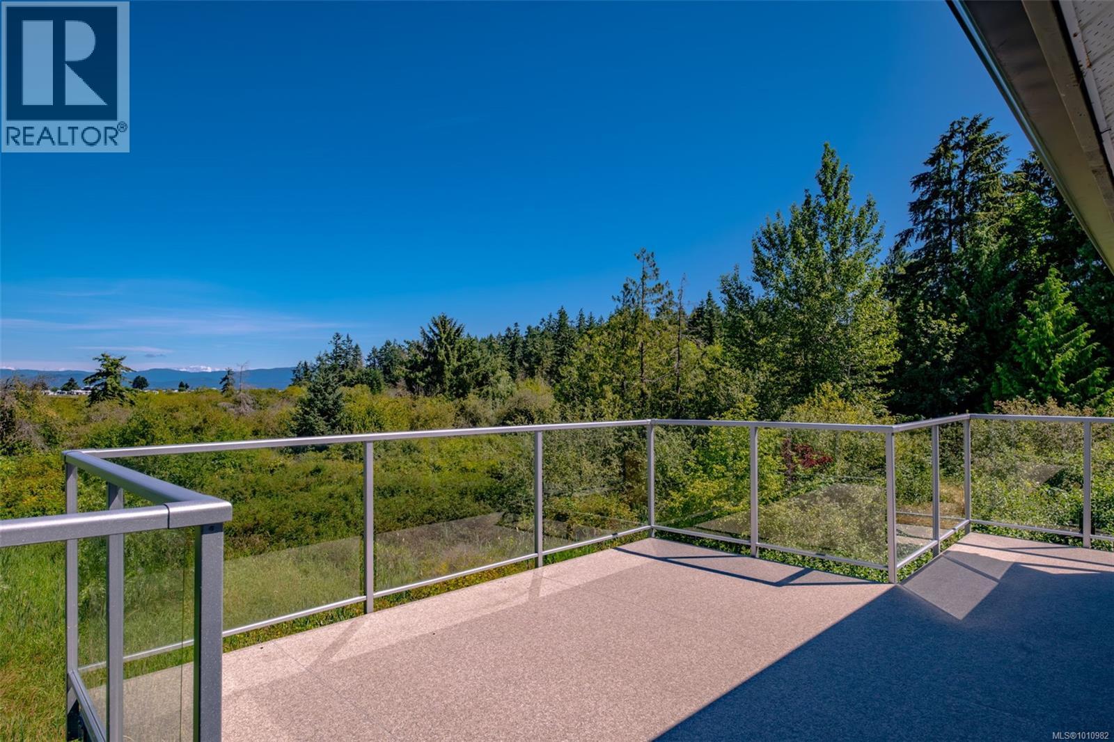 Photo 32 of 405 Heath Ave, Parksville BC