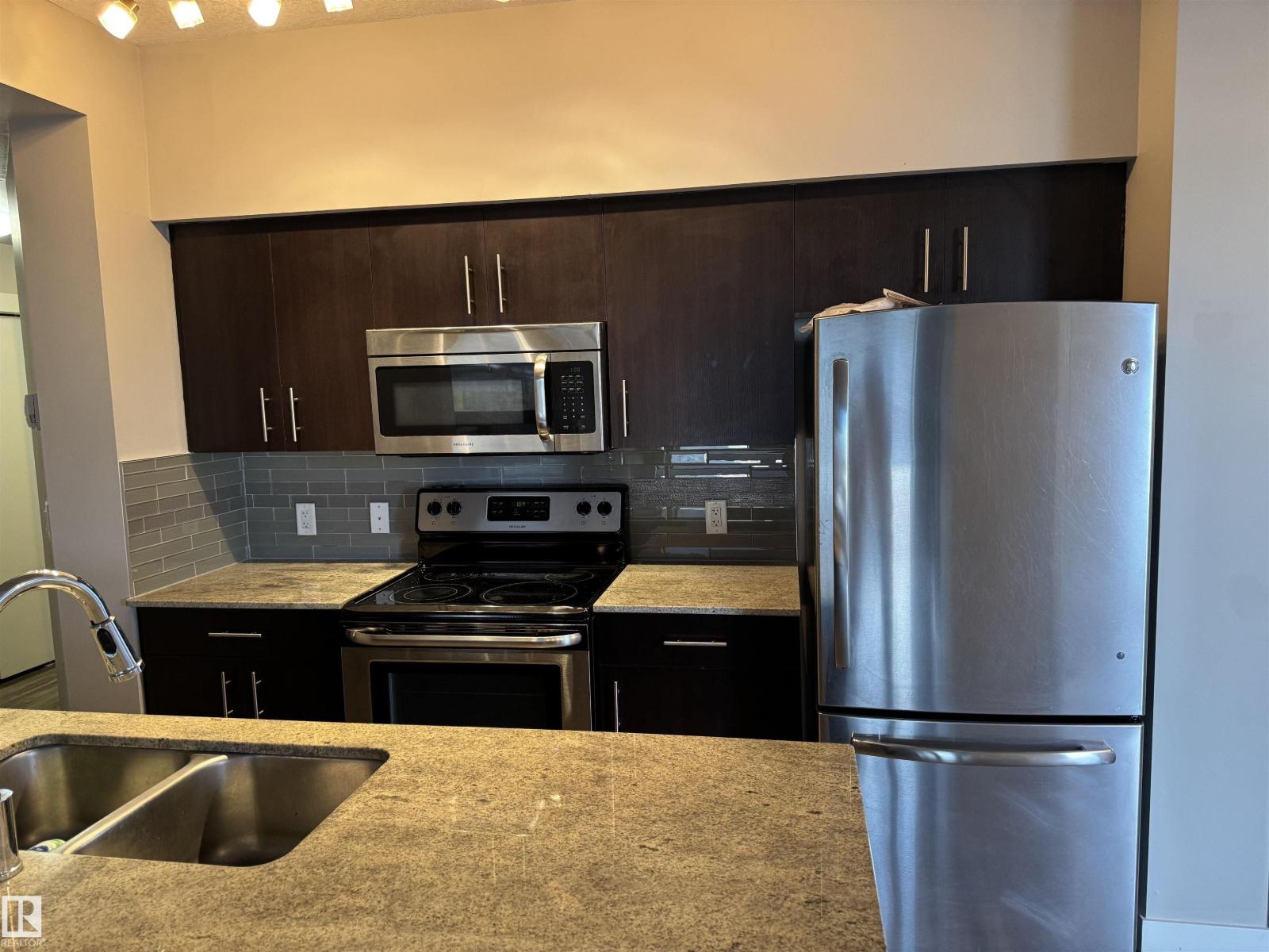 Photo 8 of 602 10226 104 St Nw, Edmonton AB