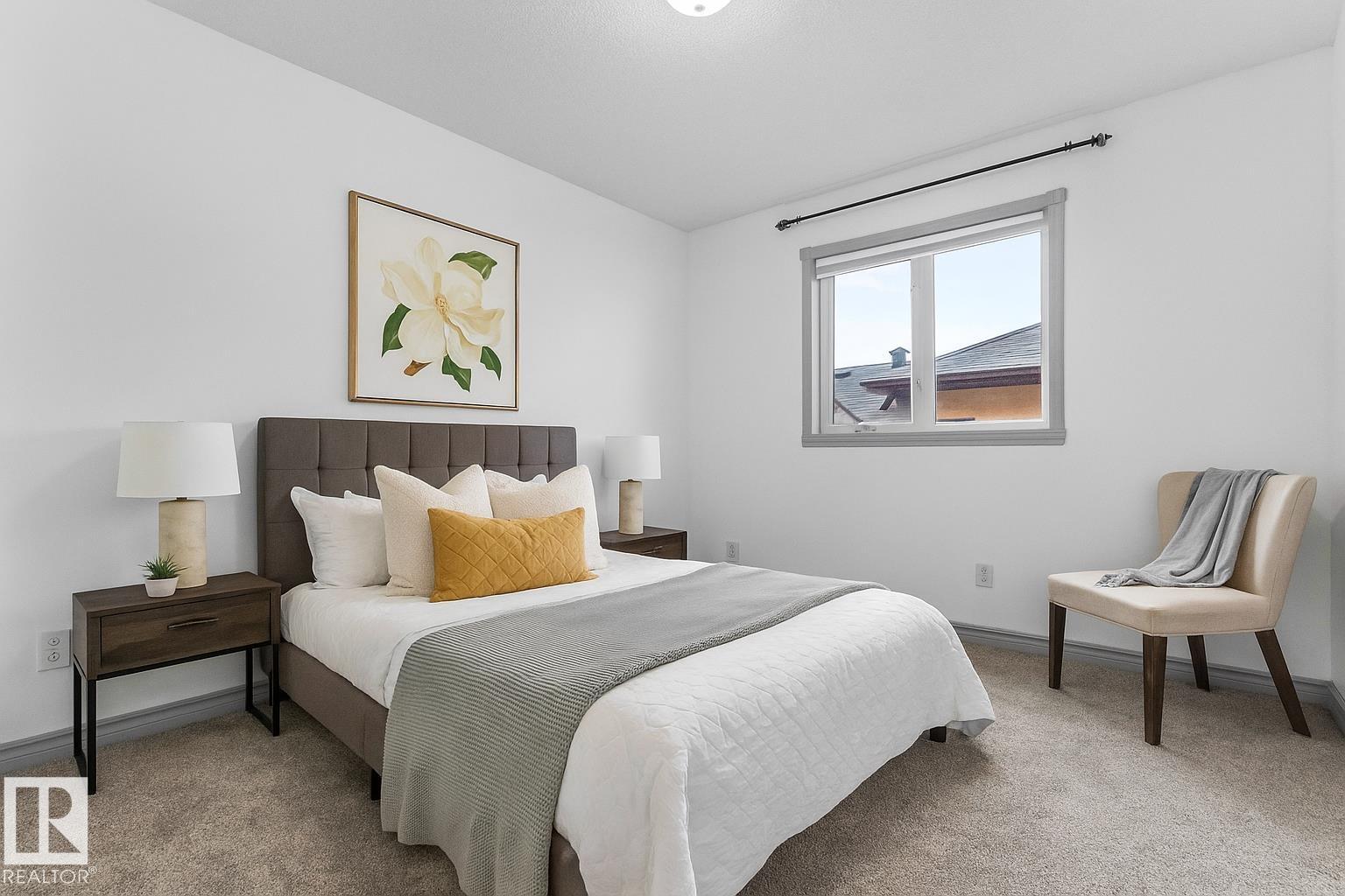Photo 12 of 8712 160 A Av Nw, Edmonton AB
