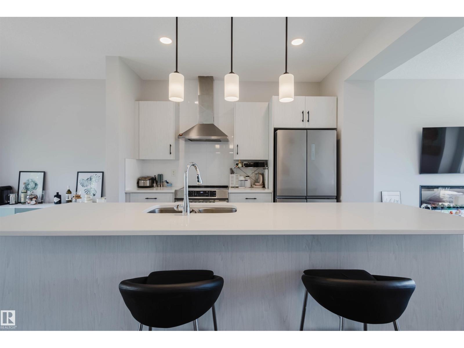 Photo 15 of 18 11373 12 Av Nw, Edmonton AB