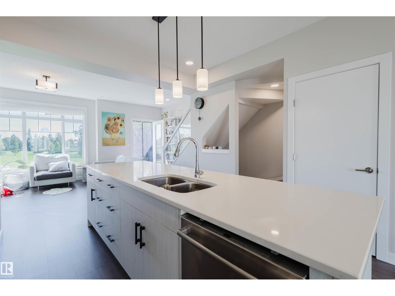 Photo 19 of 18 11373 12 Av Nw, Edmonton AB