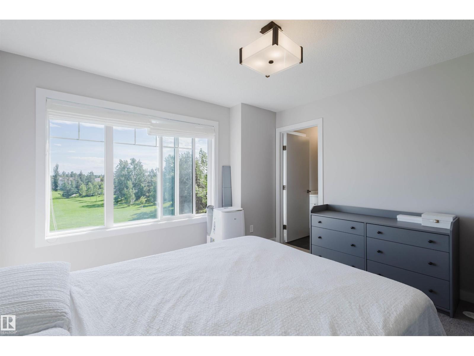 Photo 27 of 18 11373 12 Av Nw, Edmonton AB