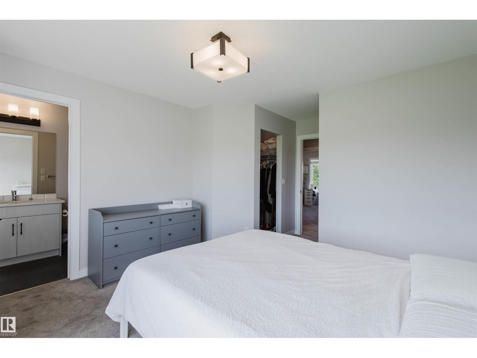 Photo 28 of 18 11373 12 Av Nw, Edmonton AB