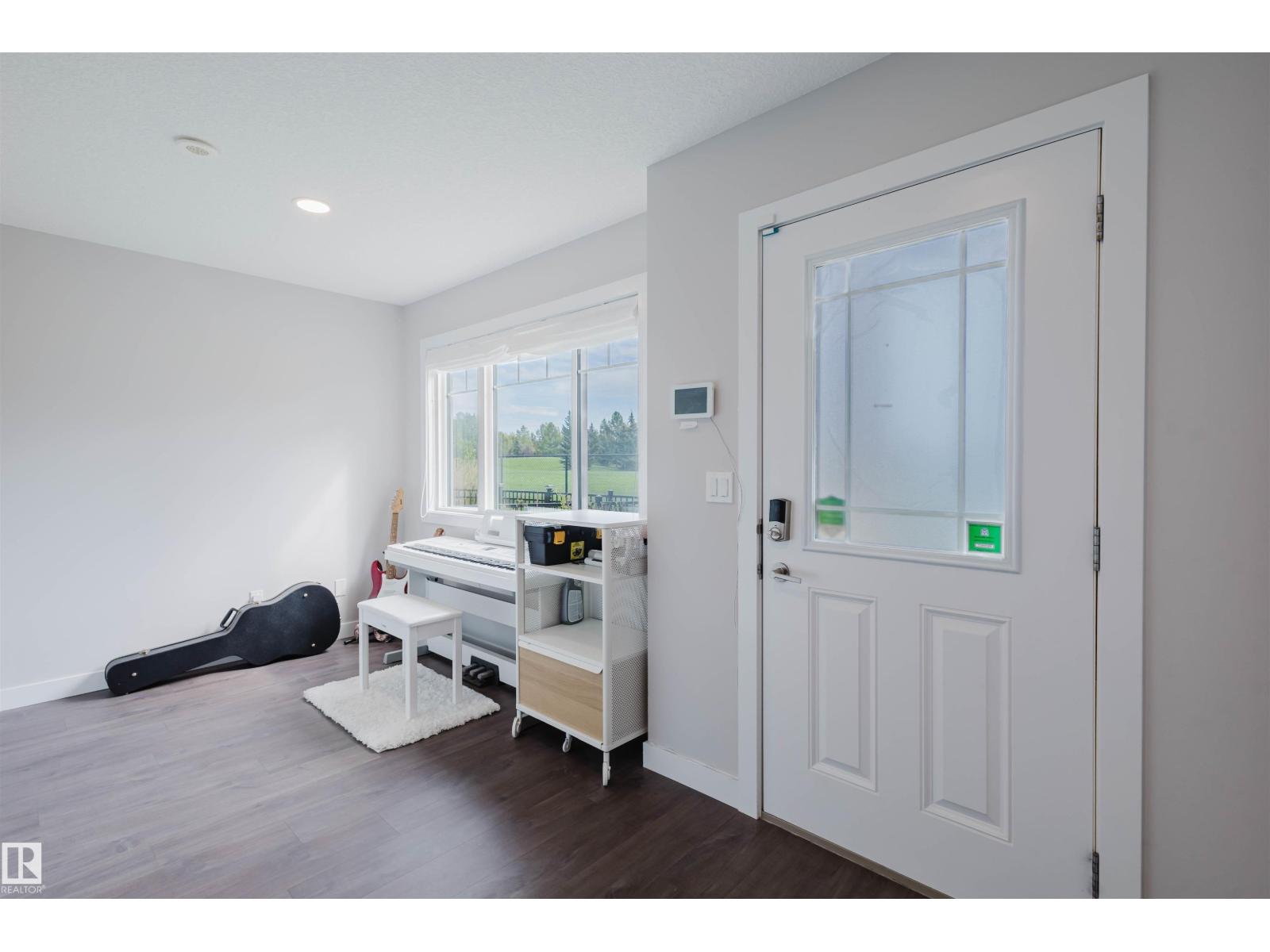 Photo 6 of 18 11373 12 Av Nw, Edmonton AB