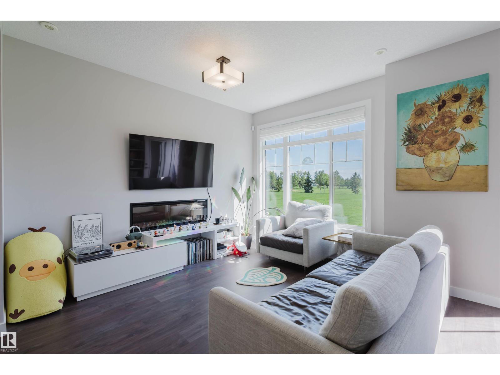 Photo 9 of 18 11373 12 Av Nw, Edmonton AB