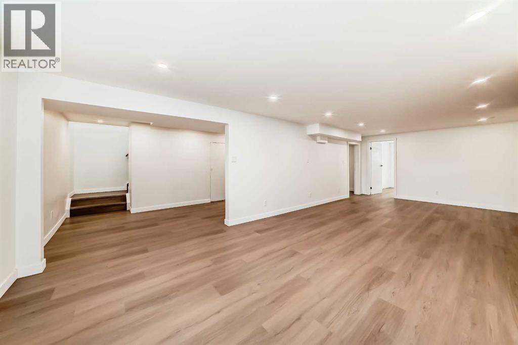 Single Family House Bungalow for Sale in  Varsity Drive NW Varsity Calgary 